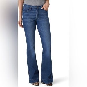 Wrangler Women's Retro Premium Five Pocket Trouser Jean